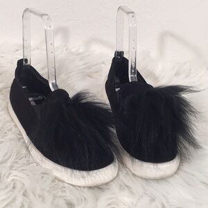 Steve Madden Breeze Pom Pom Black Sneakers 8.5